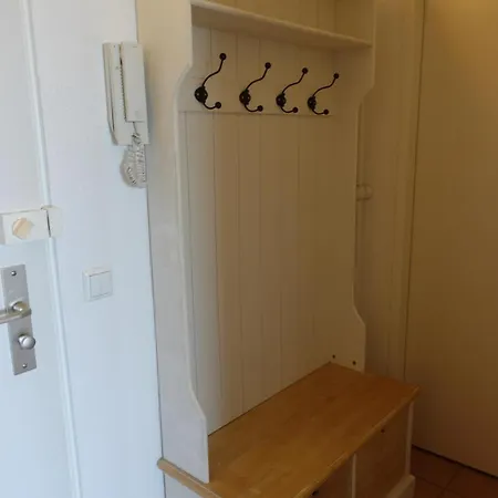 Apartament Eila Damp